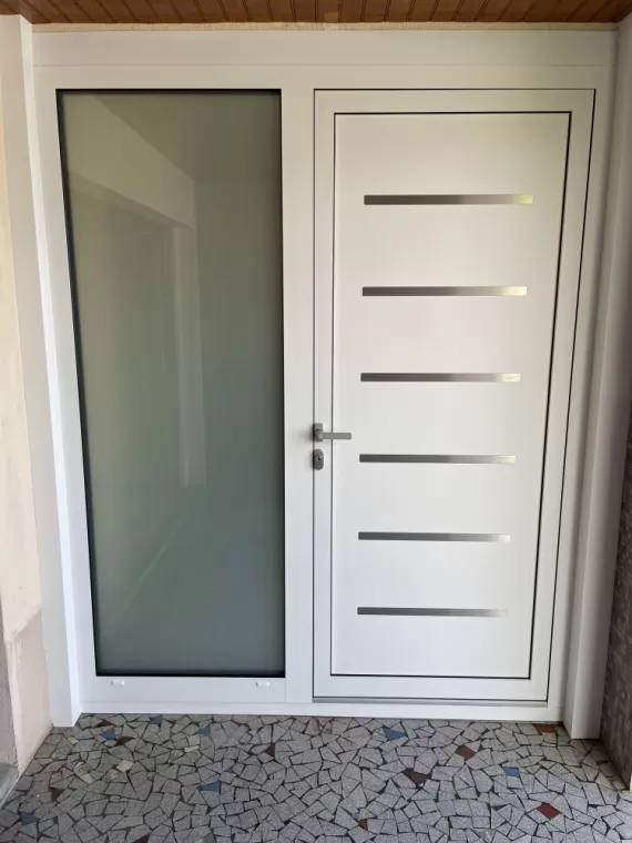 Porte Aluminium coloris Blanc. QFORT