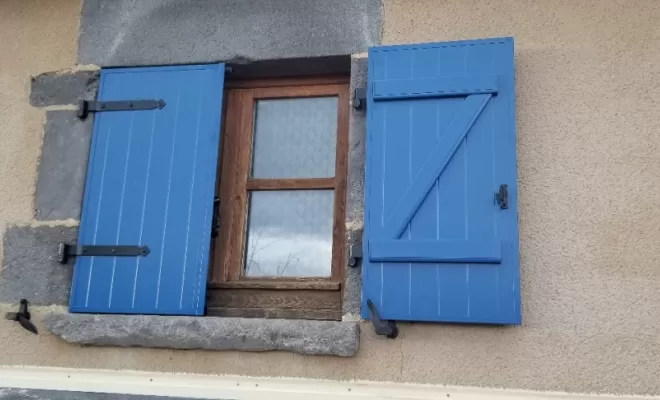 Volets Battants Aluminium Isolés avec barres écharpes