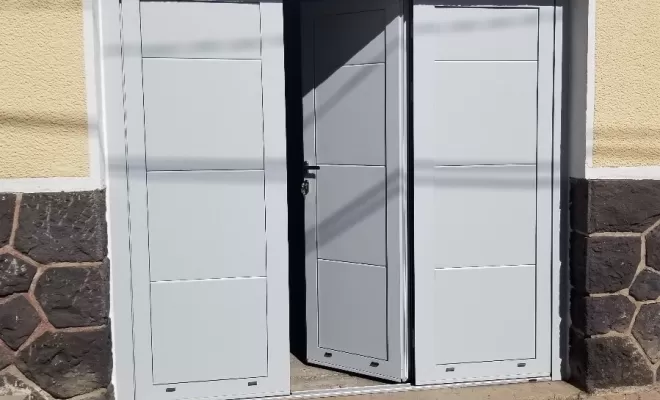 Installation d'une Porte de Garage repliable en Aluminium à Clermont-Ferrand, Clermont-Ferrand, Système Baie