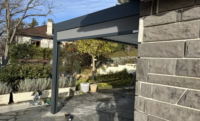 Installation d'une PERGOLA BIOCLIMATIQUE à Cournon d'Auvergne, Clermont-Ferrand, Système Baie