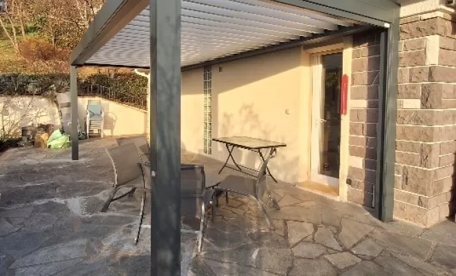Installation d'une PERGOLA BIOCLIMATIQUE à Cournon d'Auvergne, Clermont-Ferrand, Système Baie