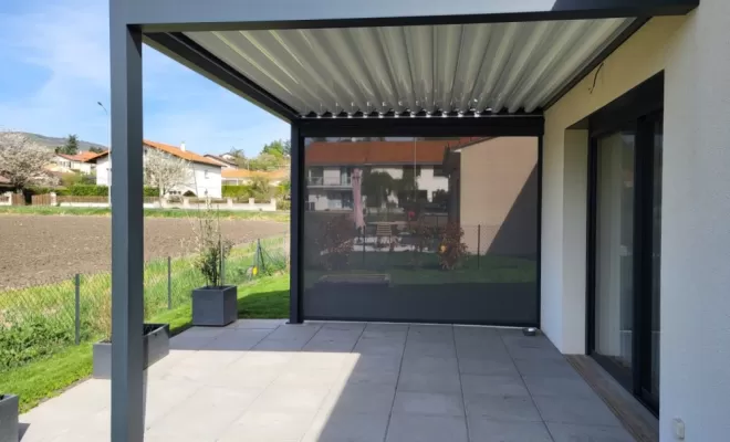 Installation d'une Pergolas Bioclimatique modèle IZI de chez MARQUISES , Clermont-Ferrand, Système Baie