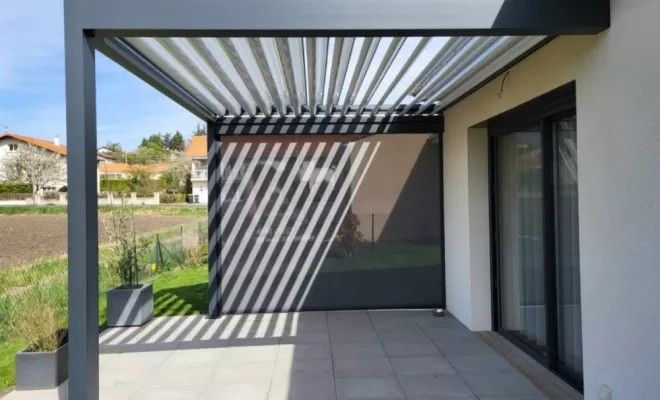 Installation d'une Pergolas Bioclimatique modèle IZI de chez MARQUISES , Clermont-Ferrand, Système Baie